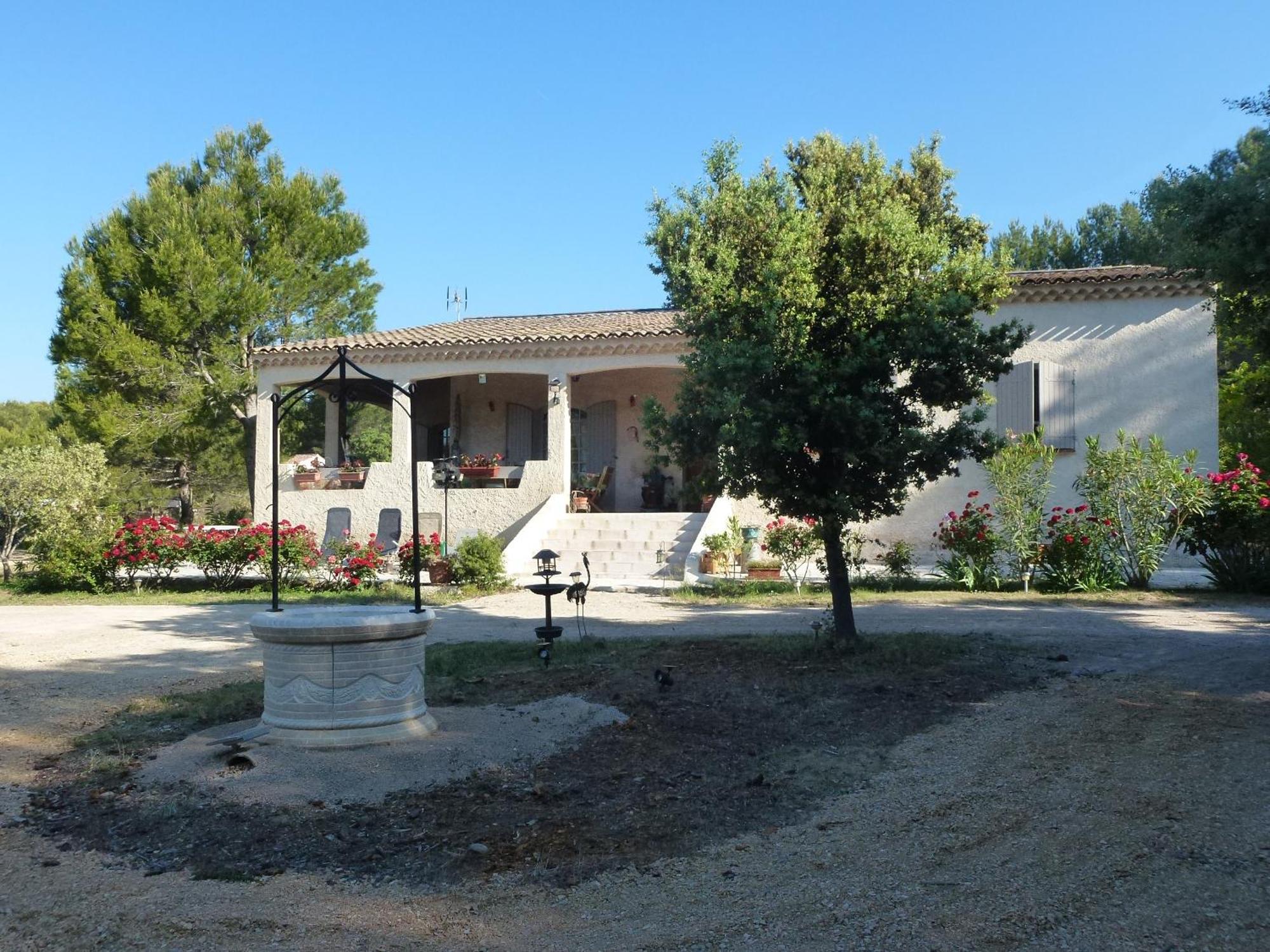 Chambre D'Hotes La Pinede Lambesc Esterno foto