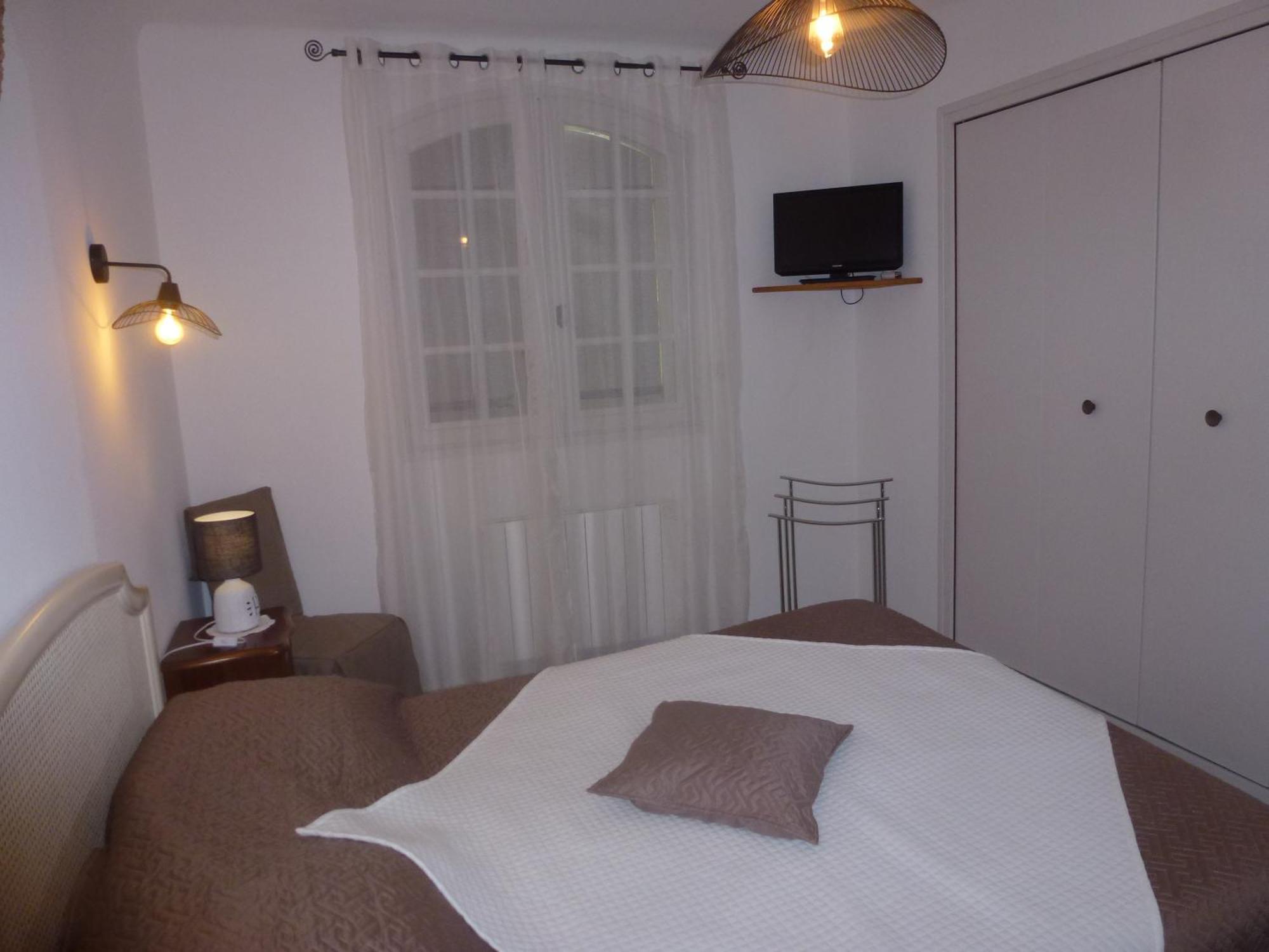 Chambre D'Hotes La Pinede Lambesc Esterno foto