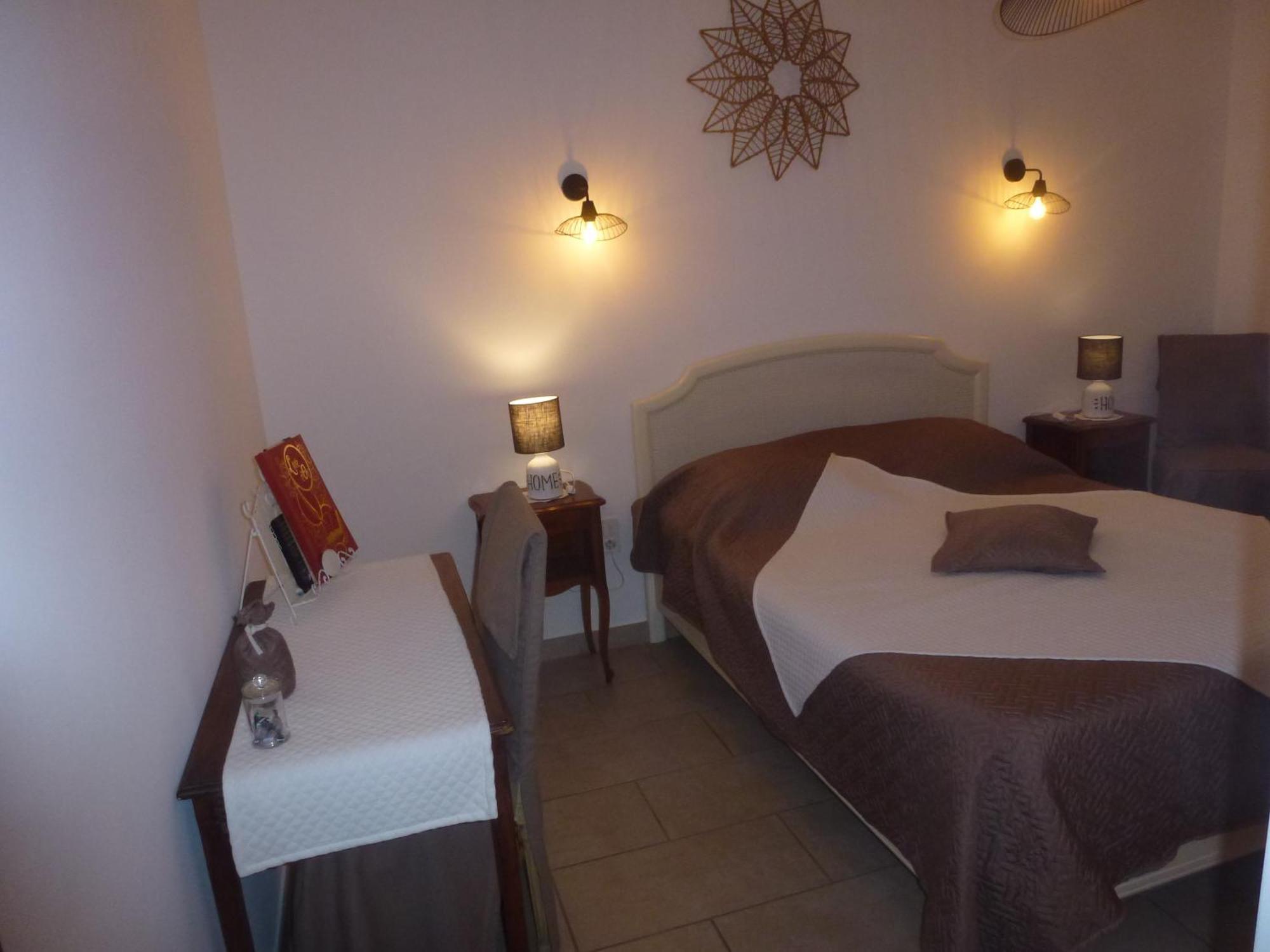 Chambre D'Hotes La Pinede Lambesc Esterno foto