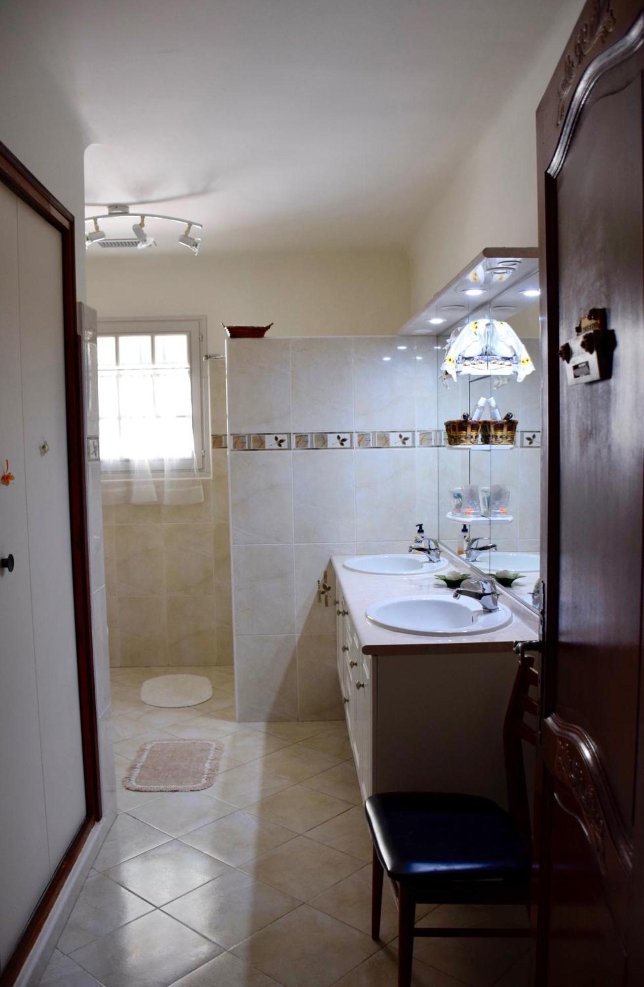 Chambre D'Hotes La Pinede Lambesc Esterno foto
